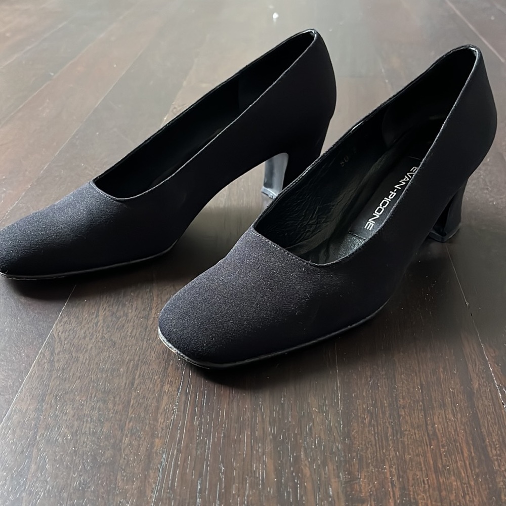 Vintage Evan Picone black pumps
